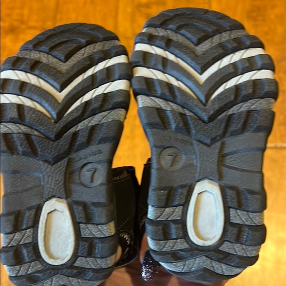 Kids Camouflage Sandals - Picture 2 of 4